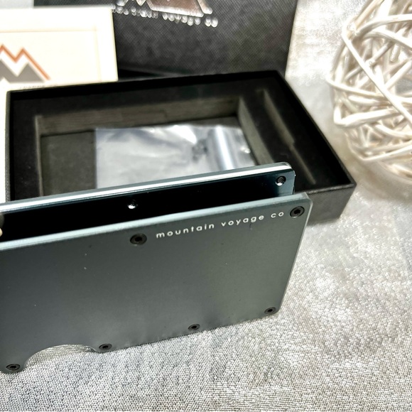 Mountain Voyage Co. Slim Metal Wallet/Money Clip **BRAND NEW** - Picture 3 of 3